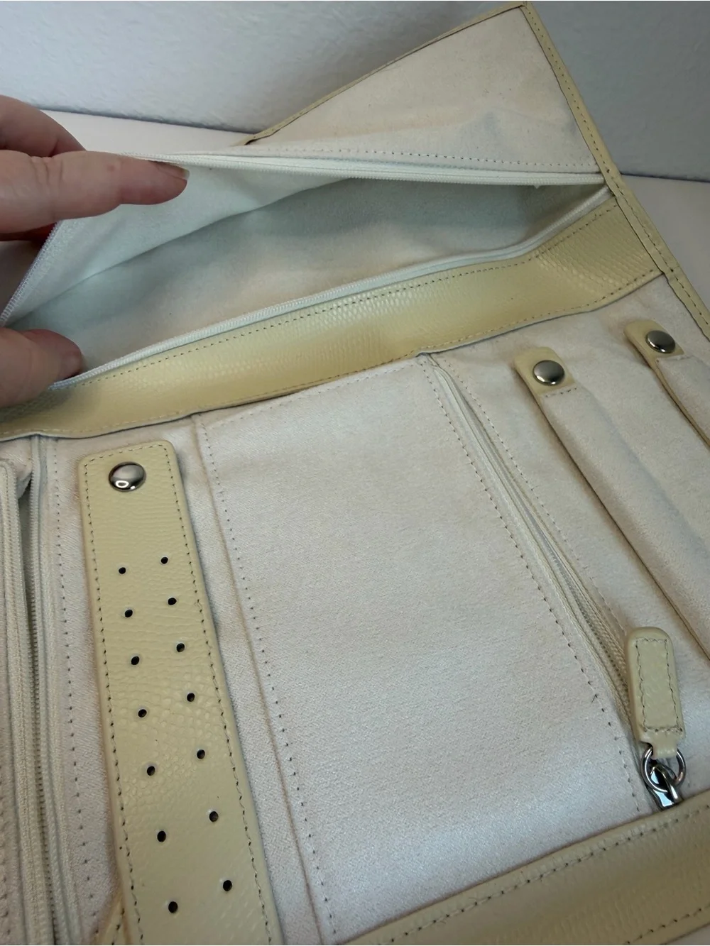 Ivory Faux Leather Jewelry Travel Case